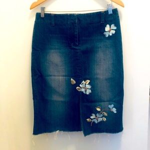 Kenneth Cole Denim Embroidered Skirt Sz 6 Raw Hem